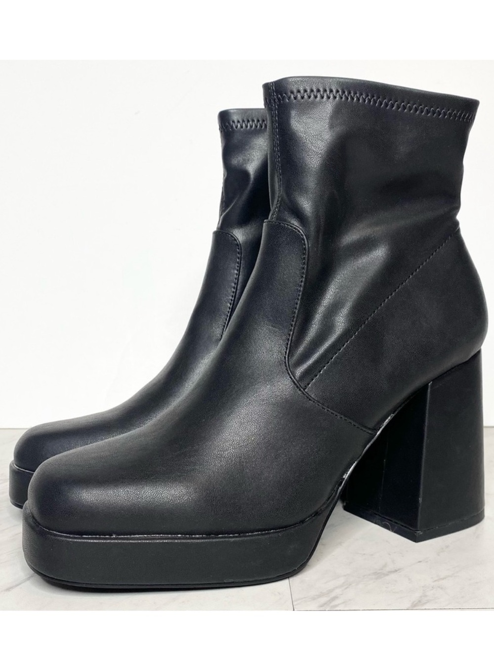 New! Steve Madden Ever Faux Leather Heeled Bootie 8 1/2 M
